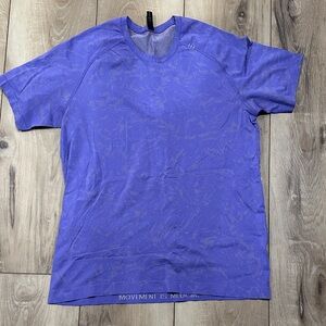 LuLulemon athletica purple Short Sleeve Tee Sz L